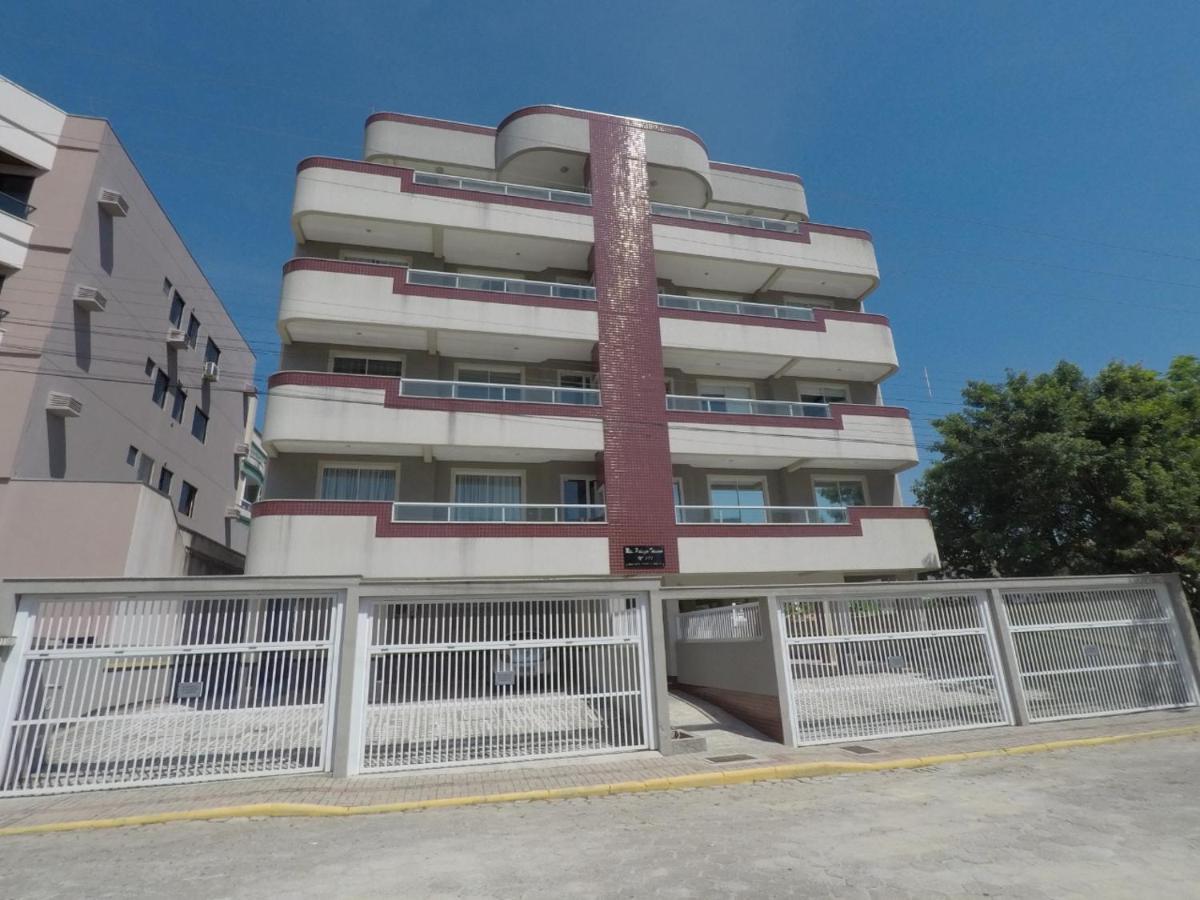 Apartamento 3 Quartos 8 Pessoas A 50 Mts Da Praia De Bombas, A 100M Da Passarela Do Ribeiro Bombinhas Eksteriør bilde